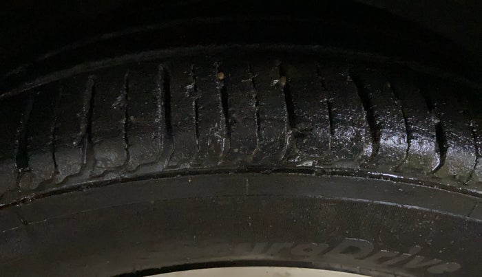 2020 Renault TRIBER RXZ, Petrol, Manual, 59,021 km, Right Front Tyre Tread