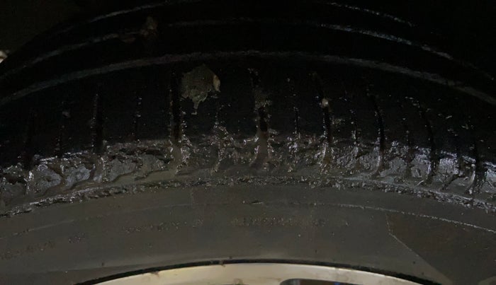 2020 Renault TRIBER RXZ, Petrol, Manual, 59,021 km, Right Rear Tyre Tread