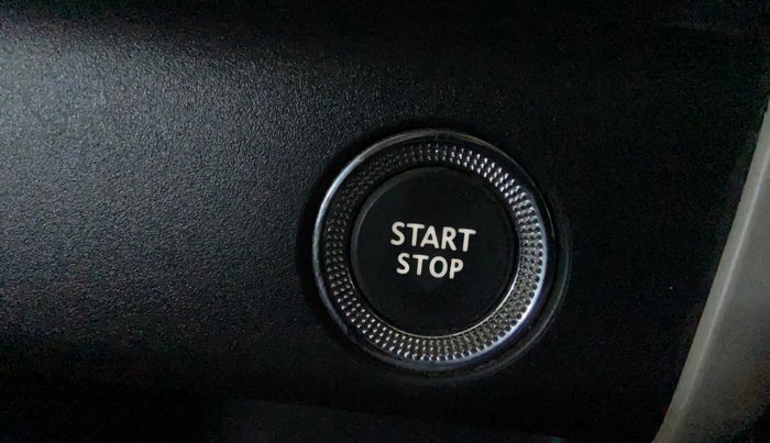 2020 Renault TRIBER RXZ, Petrol, Manual, 59,021 km, Keyless Start/ Stop Button