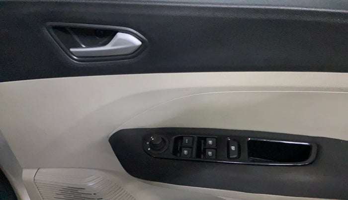 2020 Renault TRIBER RXZ, Petrol, Manual, 59,021 km, Driver Side Door Panels Control