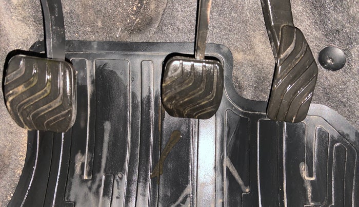 2020 Renault TRIBER RXZ, Petrol, Manual, 59,021 km, Pedals