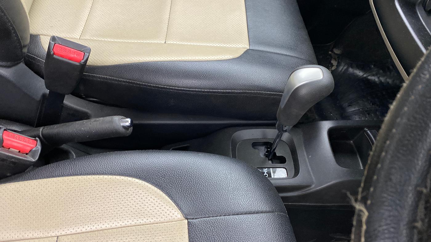 2016 Maruti Wagon R 1.0 VXI AMT, Petrol, Automatic, 31,016 km, Gear Lever