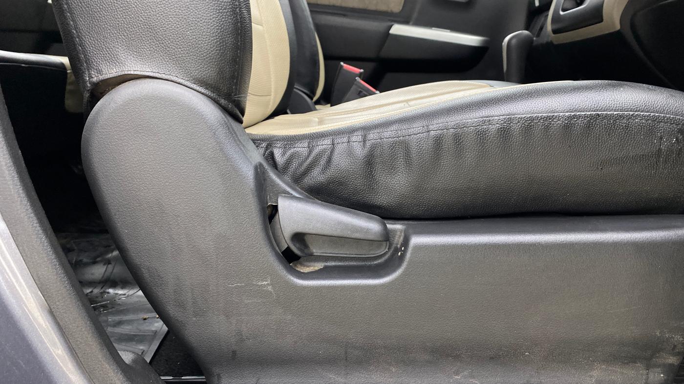 2016 Maruti Wagon R 1.0 VXI AMT, Petrol, Automatic, 31,016 km, Driver Side Adjustment Panel