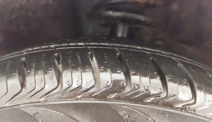 2020 Skoda Rapid 1.0 AMBITION TSI MT, Petrol, Manual, 1,19,828 km, Left Front Tyre Tread