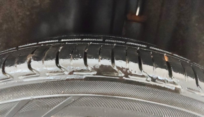 2020 Skoda Rapid 1.0 AMBITION TSI MT, Petrol, Manual, 1,19,828 km, Left Rear Tyre Tread