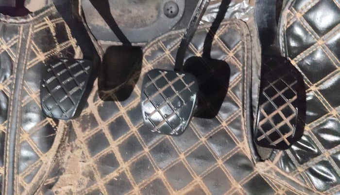 2020 Skoda Rapid 1.0 AMBITION TSI MT, Petrol, Manual, 1,19,828 km, Pedals