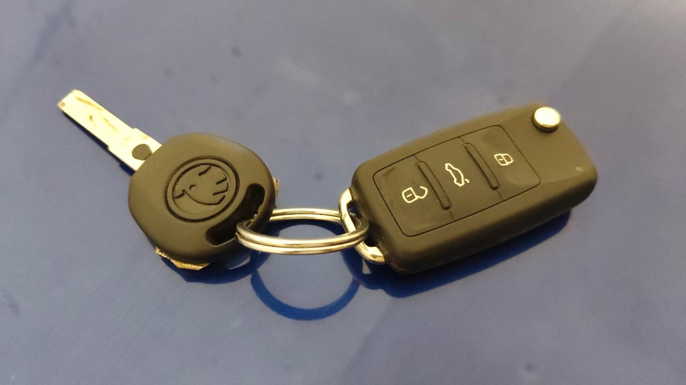 2020 Skoda Rapid 1.0 AMBITION TSI MT, Petrol, Manual, 1,19,828 km, Key Close Up