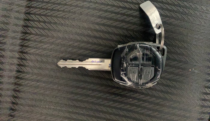 2013 Maruti Swift ZXI, Petrol, Manual, 81,990 km, Key Close Up