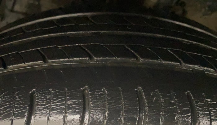 2013 Maruti Swift ZXI, Petrol, Manual, 81,990 km, Left Front Tyre Tread