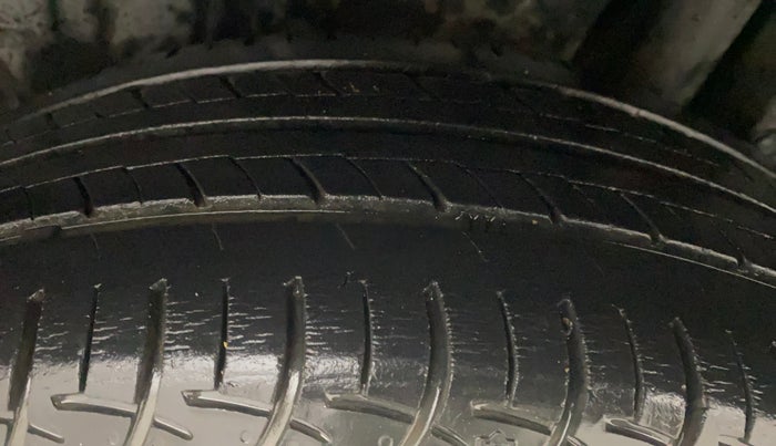 2013 Maruti Swift ZXI, Petrol, Manual, 81,990 km, Left Rear Tyre Tread