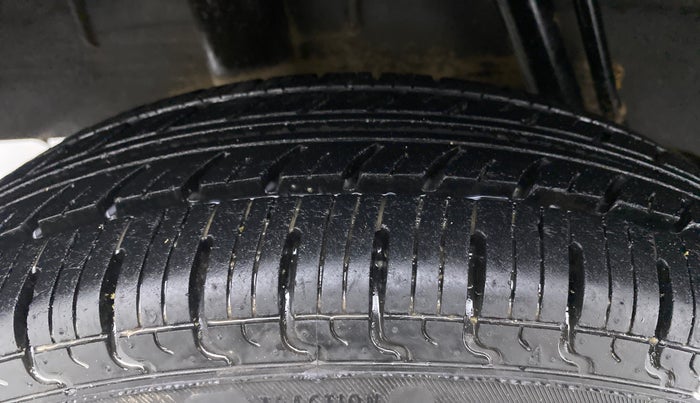2018 Renault Kwid RXL, Petrol, Manual, 17,220 km, Right Rear Tyre Tread