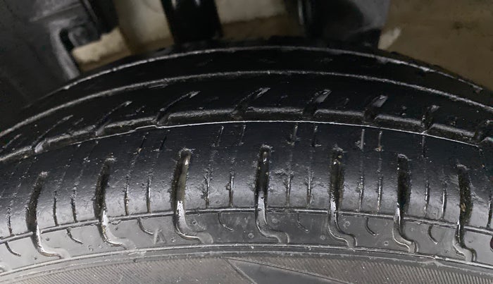 2018 Renault Kwid RXL, Petrol, Manual, 17,220 km, Left Front Tyre Tread