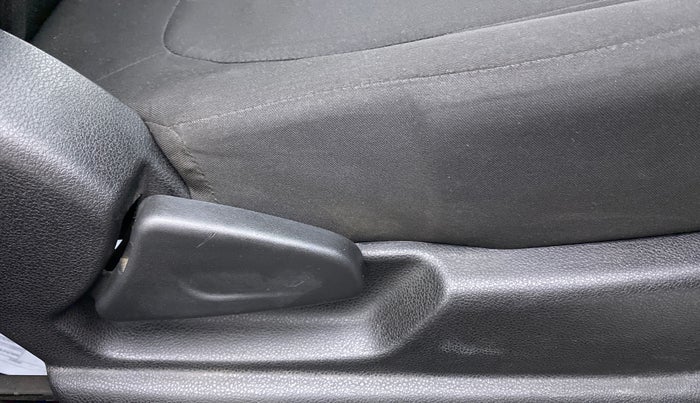 2018 Renault Kwid RXL, Petrol, Manual, 17,220 km, Driver Side Adjustment Panel