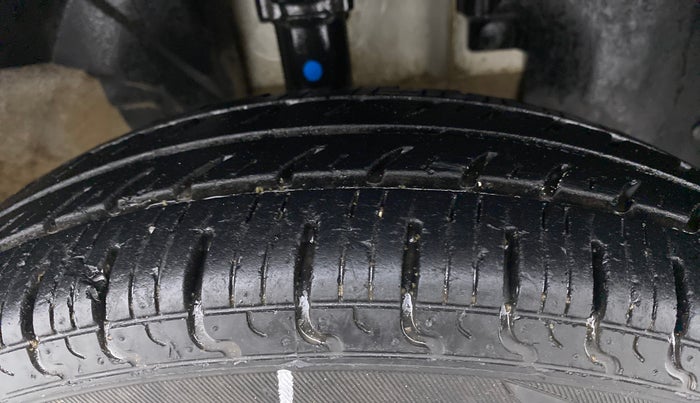 2018 Renault Kwid RXL, Petrol, Manual, 17,220 km, Right Front Tyre Tread