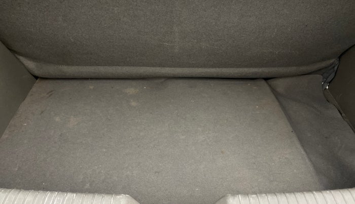 2014 Hyundai i10 SPORTZ 1.1, Petrol, Manual, 23,360 km, Boot Inside