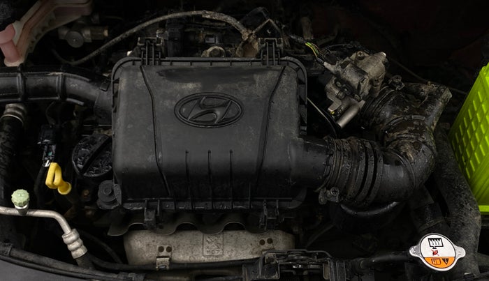 2014 Hyundai i10 SPORTZ 1.1, Petrol, Manual, 23,360 km, Engine View