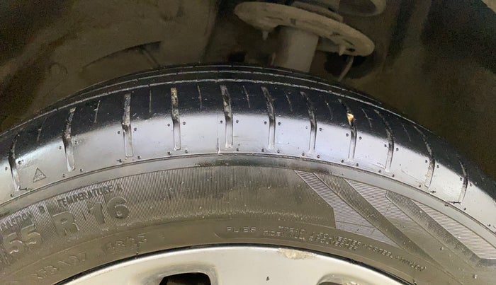 2017 Maruti Baleno ALPHA DIESEL 1.3, Diesel, Manual, 68,390 km, Left Front Tyre Tread