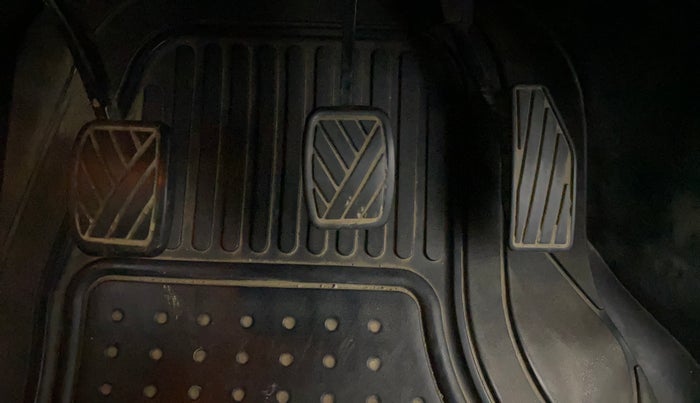 2017 Maruti Baleno ALPHA DIESEL 1.3, Diesel, Manual, 68,390 km, Pedals