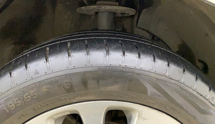 2017 Maruti Baleno ALPHA DIESEL 1.3, Diesel, Manual, 68,390 km, Right Front Tyre Tread