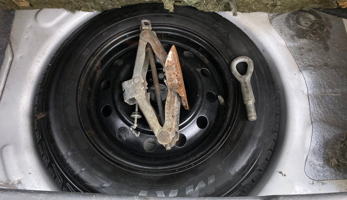 2009 Maruti Swift VXI 1.3, Petrol, Manual, 49,410 km, Spare Tyre