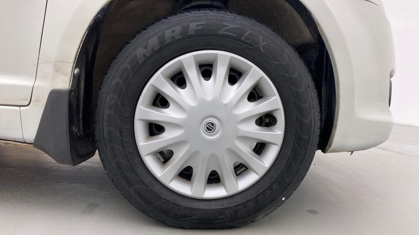 2009 Maruti Swift VXI 1.3, Petrol, Manual, 49,410 km, Right Front Wheel