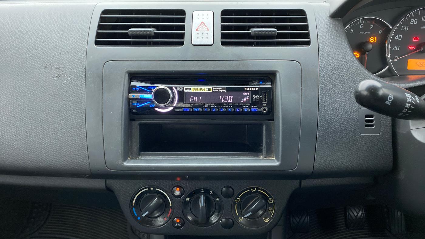 2009 Maruti Swift VXI 1.3, Petrol, Manual, 49,410 km, Air Conditioner