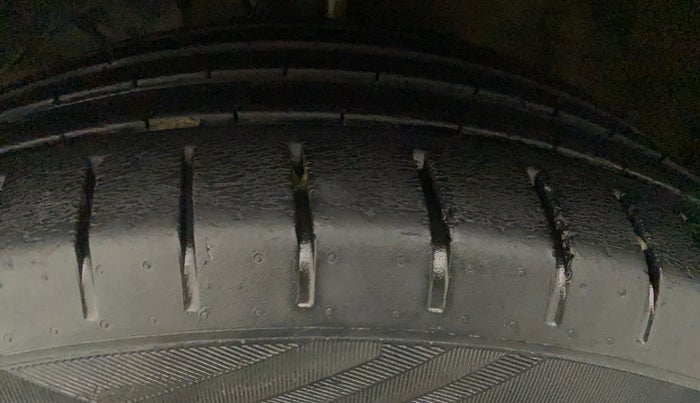 2019 Toyota Glanza G CVT, Petrol, Automatic, 16,870 km, Right Front Tyre Tread