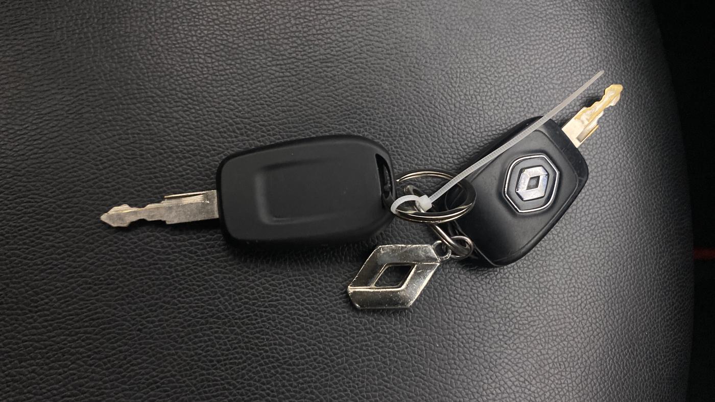 2020 Renault Kwid RXT 1.0 AMT (O), Petrol, Automatic, 30,626 km, Key Close Up