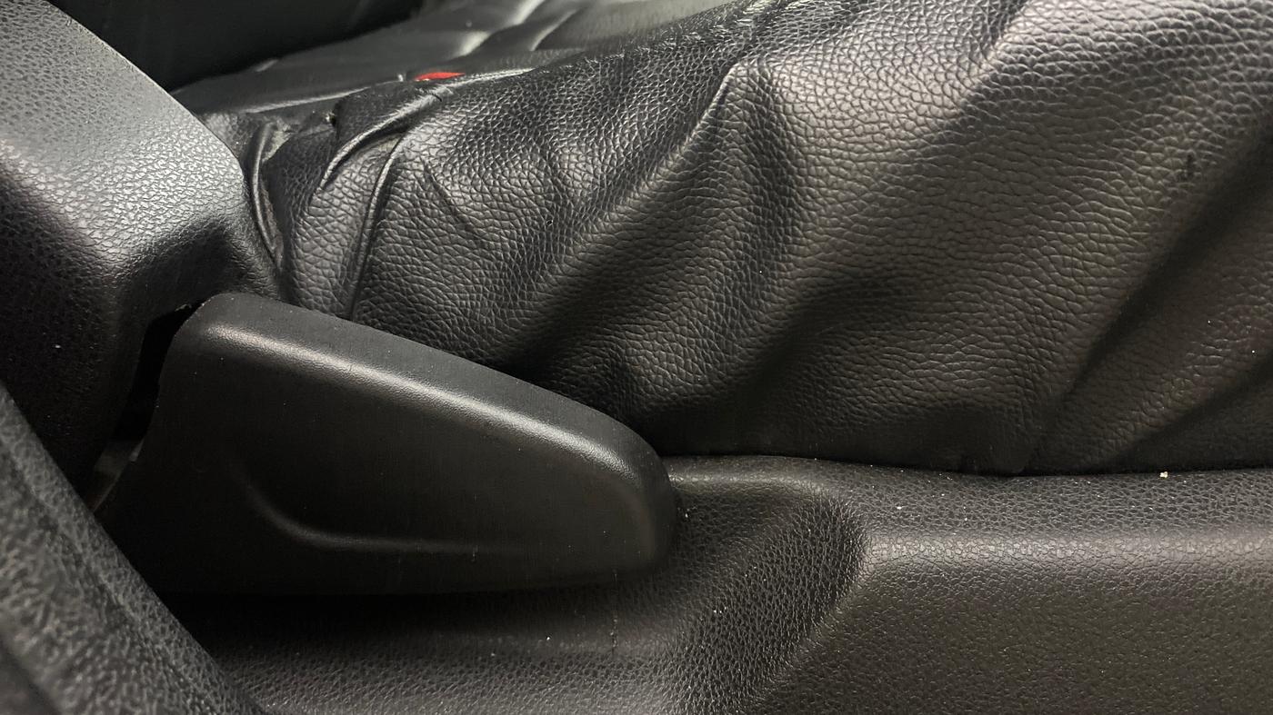 2020 Renault Kwid RXT 1.0 AMT (O), Petrol, Automatic, 30,626 km, Driver Side Adjustment Panel