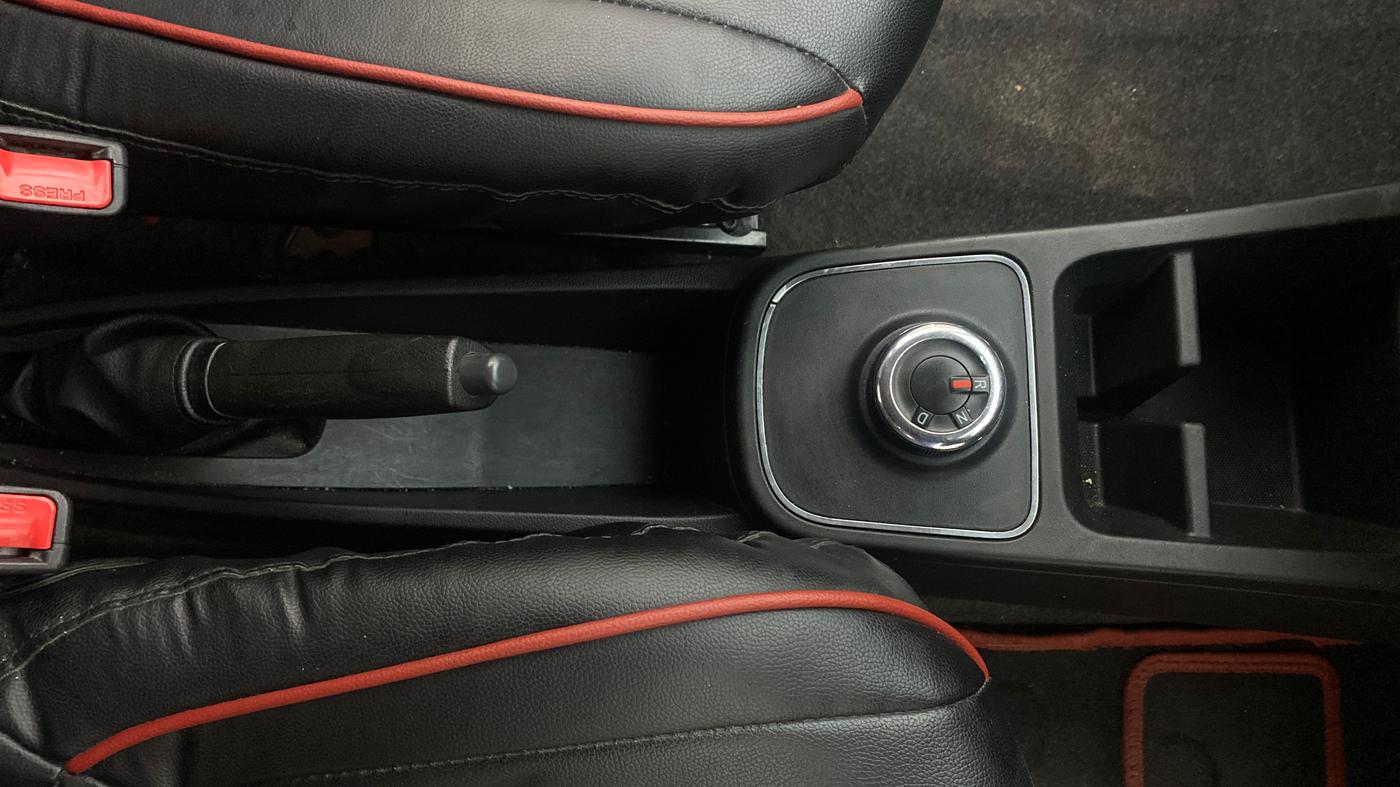 2020 Renault Kwid RXT 1.0 AMT (O), Petrol, Automatic, 30,626 km, Gear Lever