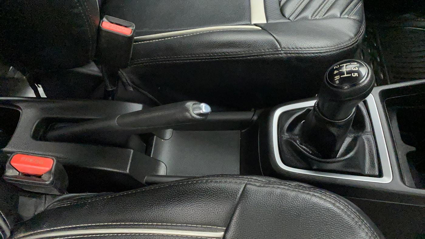 2020 Maruti Swift VXI, Petrol, Manual, 60,134 km, Gear Lever