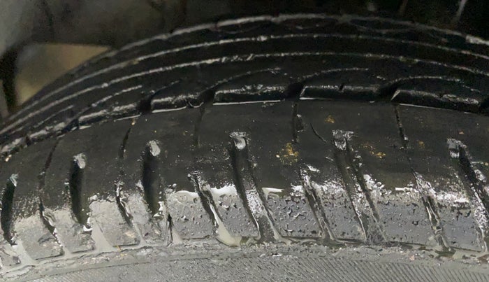 2020 Maruti Swift VXI, Petrol, Manual, 60,134 km, Left Rear Tyre Tread