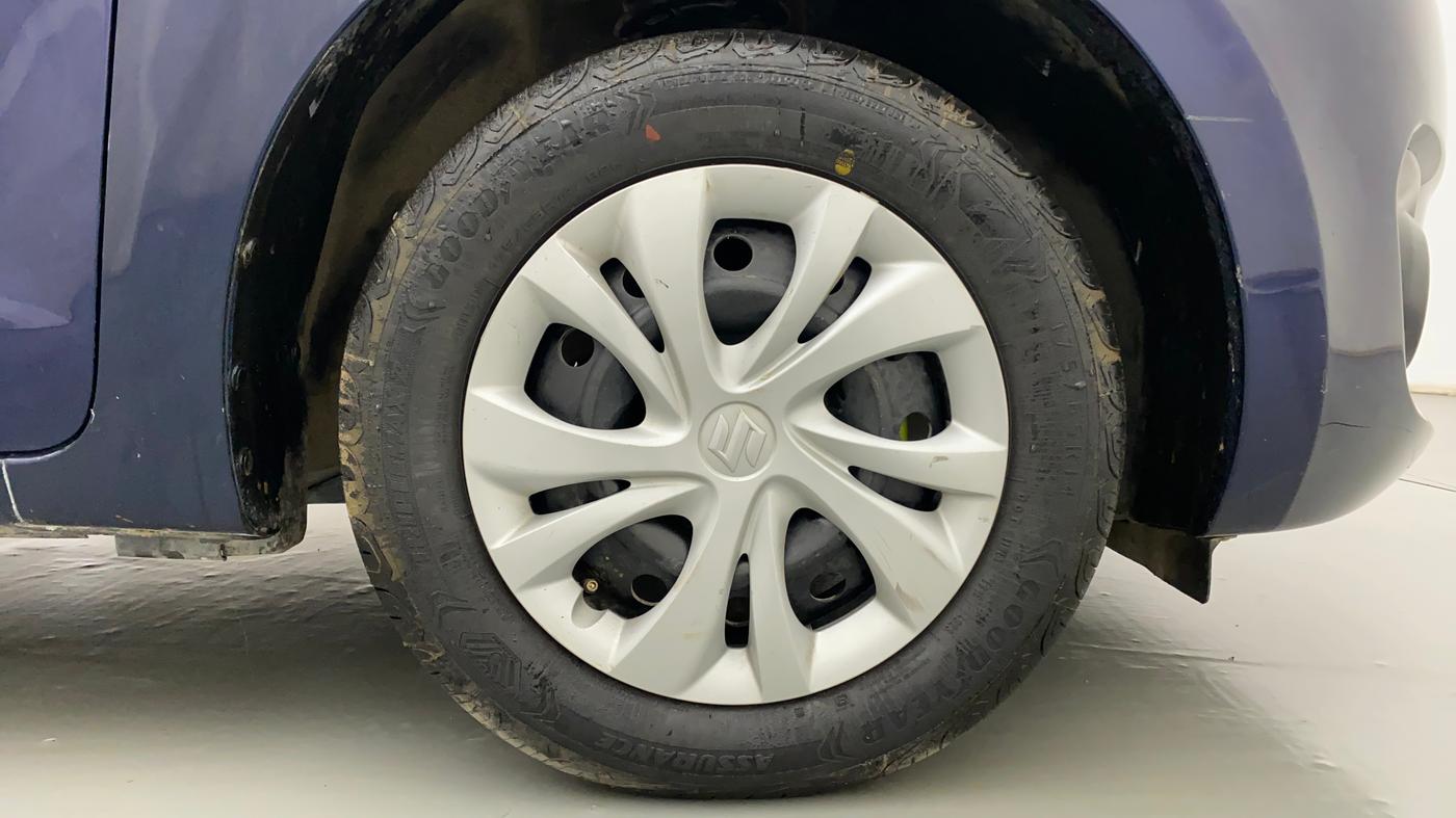 2020 Maruti Swift VXI, Petrol, Manual, 60,134 km, Right Front Wheel