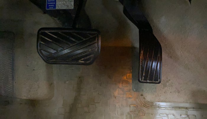 2016 Maruti Ciaz ZXI+ AT, Petrol, Automatic, 88,994 km, Pedals