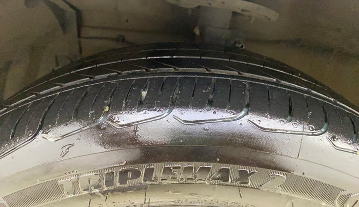 2016 Maruti Ciaz ZXI+ AT, Petrol, Automatic, 88,994 km, Left Front Tyre Tread