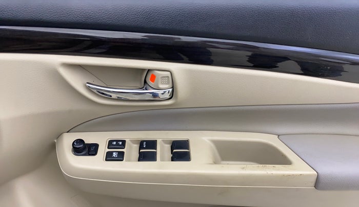 2016 Maruti Ciaz ZXI+ AT, Petrol, Automatic, 88,994 km, Driver Side Door Panels Control