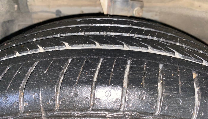 2020 Maruti Ciaz ALPHA 1.5 SHVS PETROL, Petrol, Manual, 19,720 km, Left Front Tyre Tread