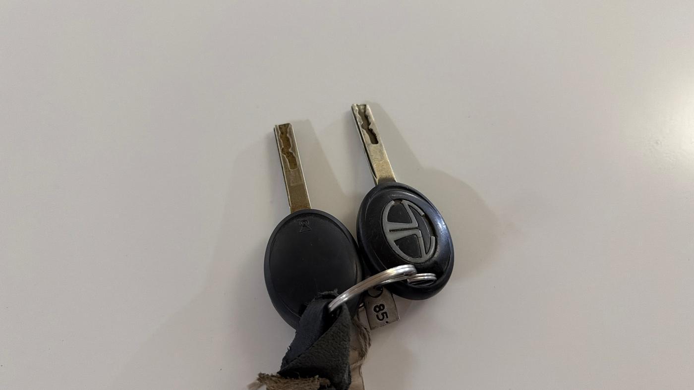2022 Tata PUNCH PURE MT, CNG, Manual, 87,906 km, Key Close Up