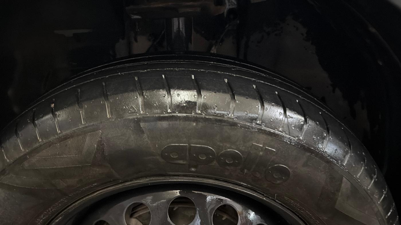 2022 Tata PUNCH PURE MT, CNG, Manual, 87,906 km, Left Front Tyre Tread