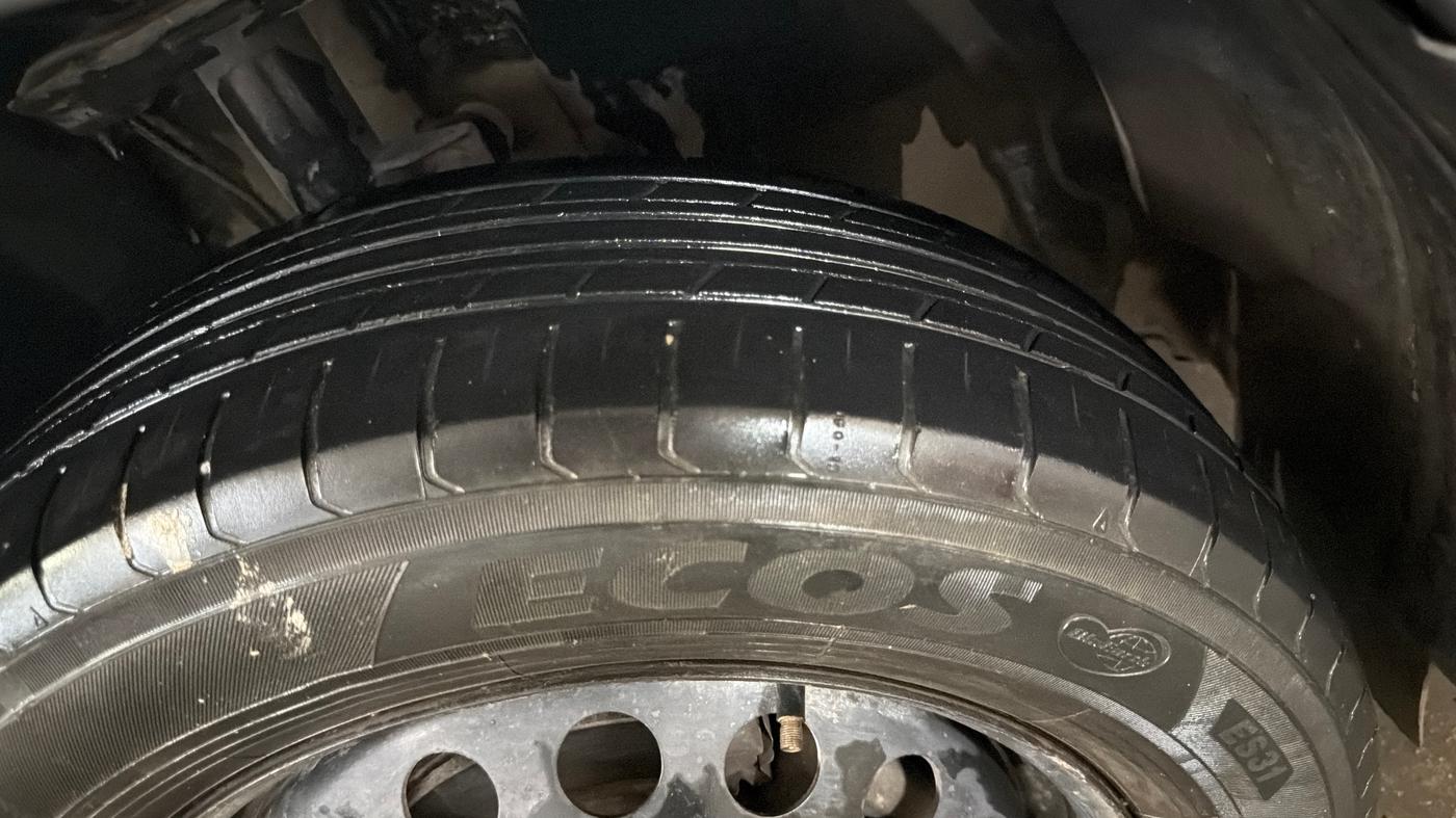 2022 Tata PUNCH PURE MT, CNG, Manual, 87,906 km, Right Front Tyre Tread