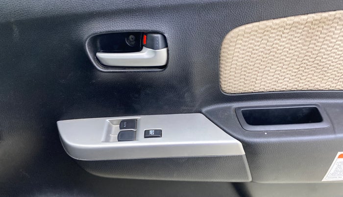 2017 Maruti Wagon R 1.0 LXI CNG, CNG, Manual, 9,868 km, Driver Side Door Panels Control
