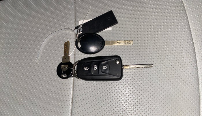 2024 Tata TIGOR  XZA CNG, CNG, Automatic, 25,474 km, Key Close Up