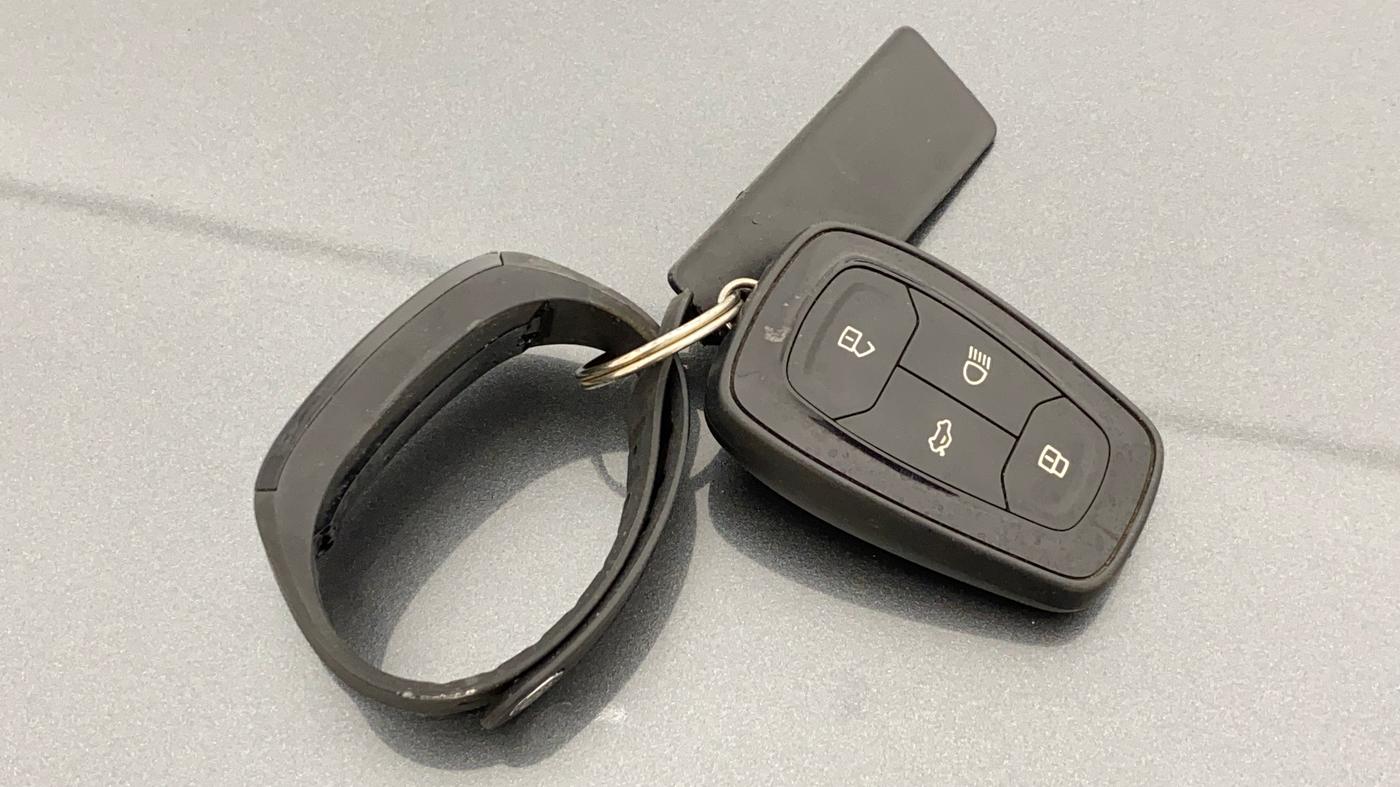 2022 Tata ALTROZ XZA, Petrol, Automatic, 27,042 km, Key Close Up