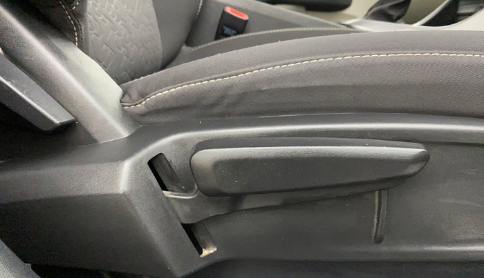 2022 Tata ALTROZ XZA, Petrol, Automatic, 27,042 km, Driver Side Adjustment Panel