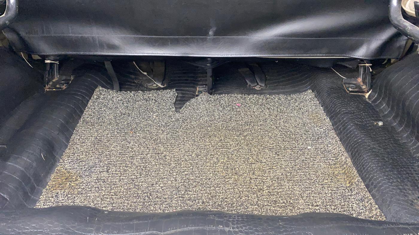 2019 Mahindra TUV300 T6 PLUS, Diesel, Manual, 69,354 km, Boot Inside
