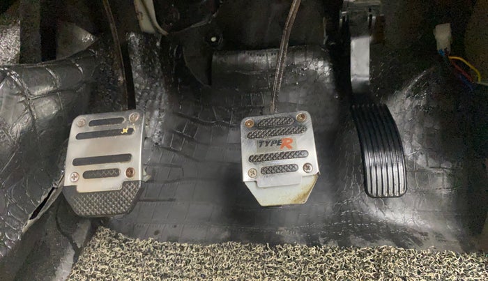 2019 Mahindra TUV300 T6 PLUS, Diesel, Manual, 69,354 km, Pedals