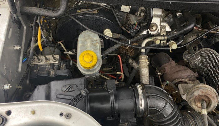 2019 Mahindra TUV300 T6 PLUS, Diesel, Manual, 69,354 km, Engine View - Right