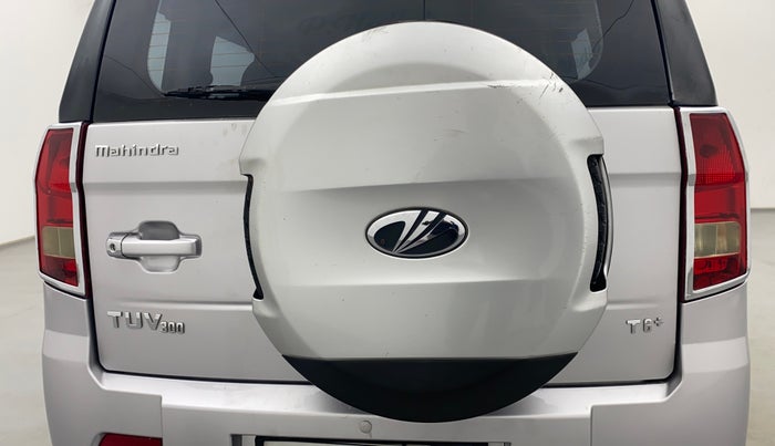 2019 Mahindra TUV300 T6 PLUS, Diesel, Manual, 69,354 km, Spare Tyre