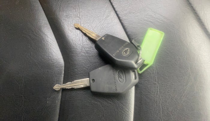 2019 Mahindra TUV300 T6 PLUS, Diesel, Manual, 69,354 km, Key Close Up