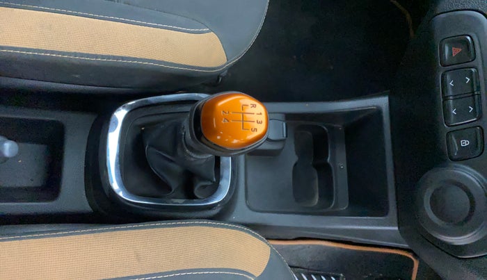 2017 Renault Kwid CLIMBER 1.0, Petrol, Manual, 70,742 km, Gear Lever